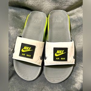 Nike Air Max Sandals Women’s 6